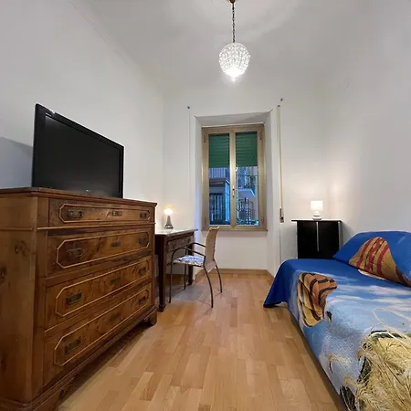 Adorable Near Vatican City Rom